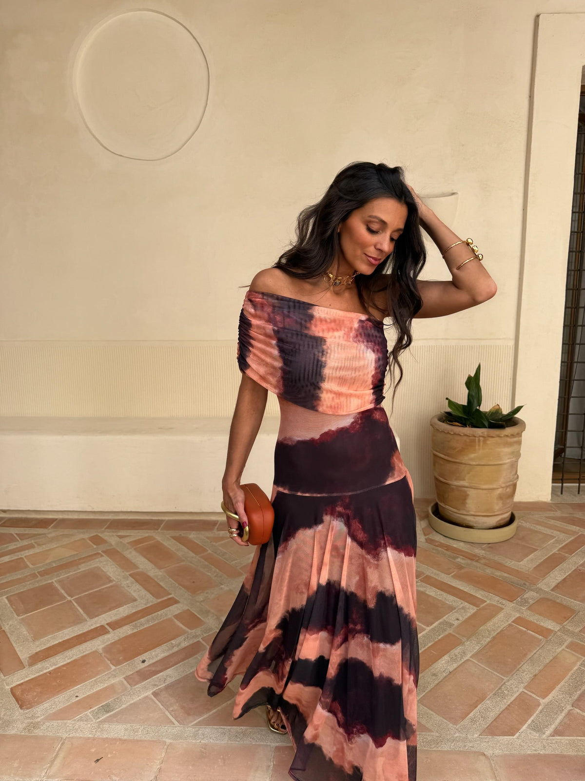 Valentina | Vestido Largo de Tul Escote Bardot – Naranja y Marrón