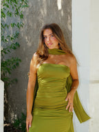 Vestido vuelo entrelazado oliva