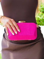 Clutch horizontal ovalado fucsia