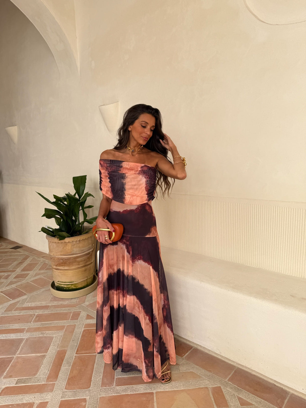 Valentina | Vestido Largo de Tul Escote Bardot – Naranja y Marrón