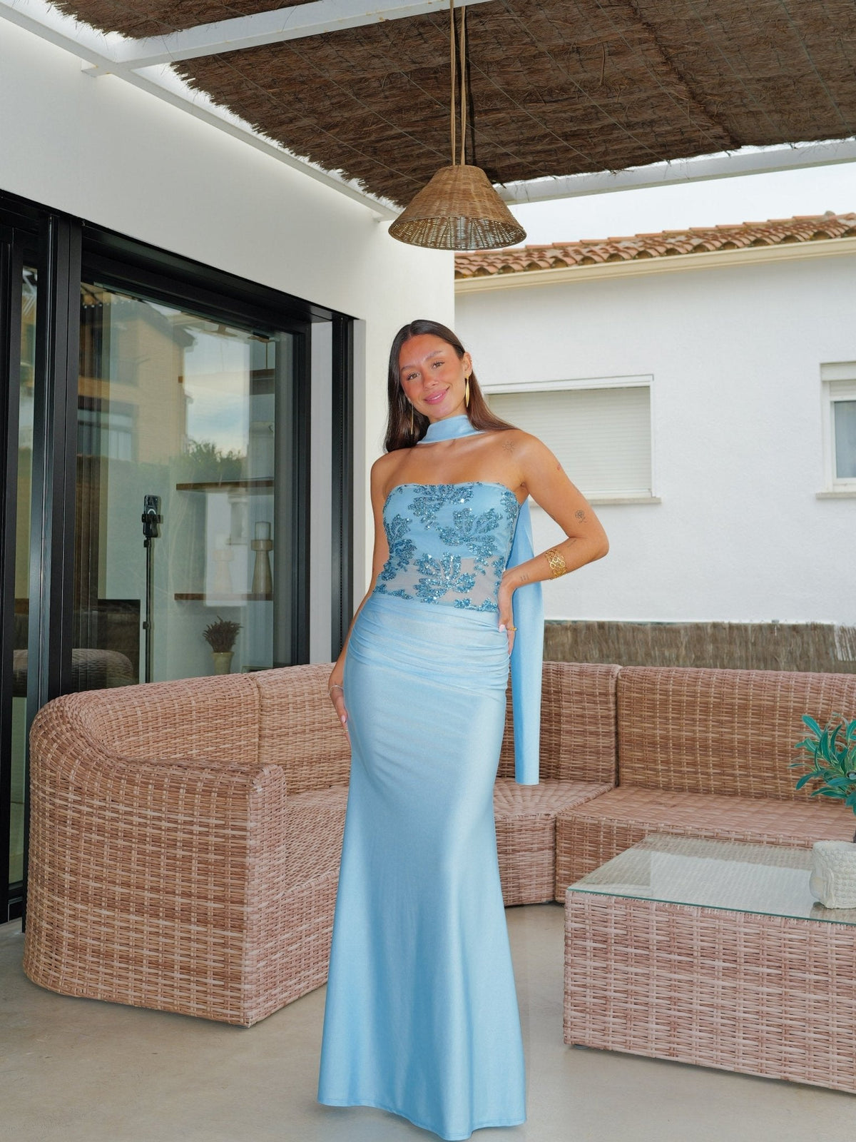 Vestido largo detalles choker palabra celeste
