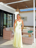 Vestido entrelazado escote concha amarillo