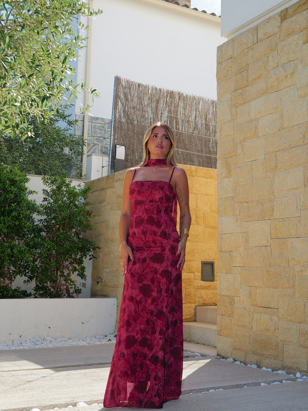 Vestido georgette estampado burdeos