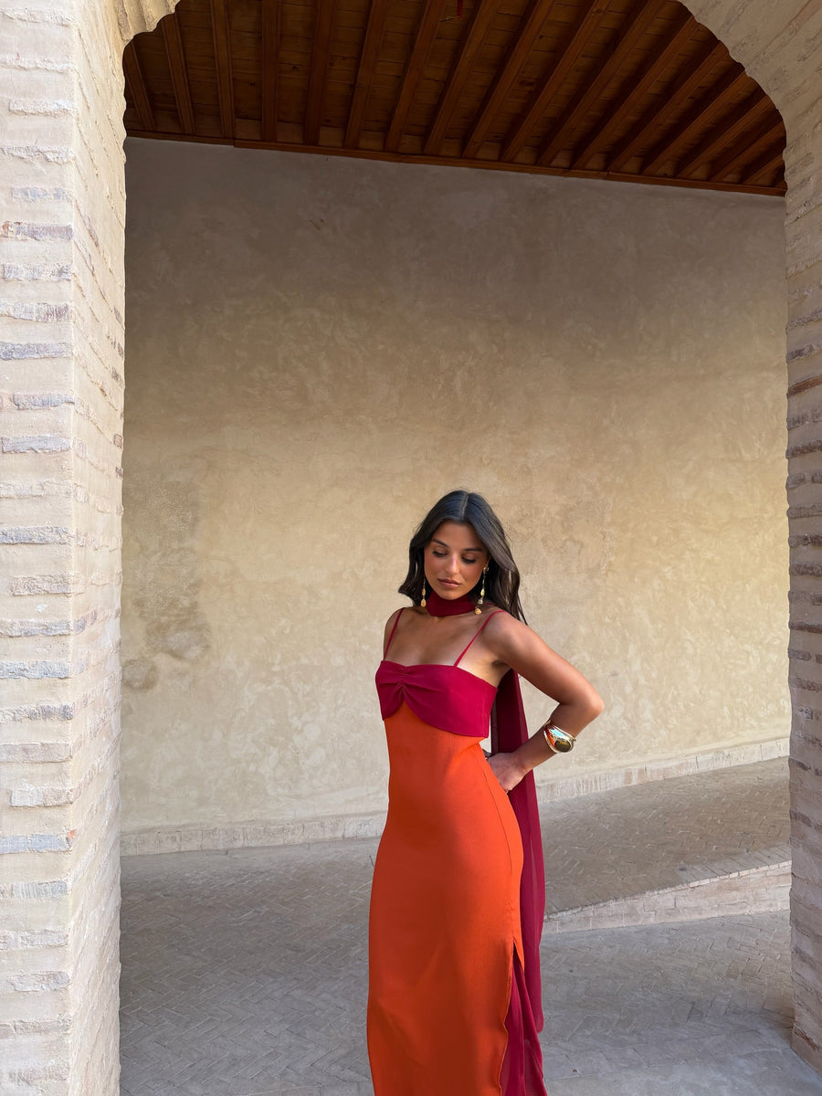 Zahara | Vestido Largo con Pañuelo en Contraste – Naranja y Rojo
