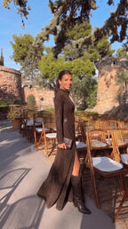 Claudia – Abito Lungo Marrone con Cintura