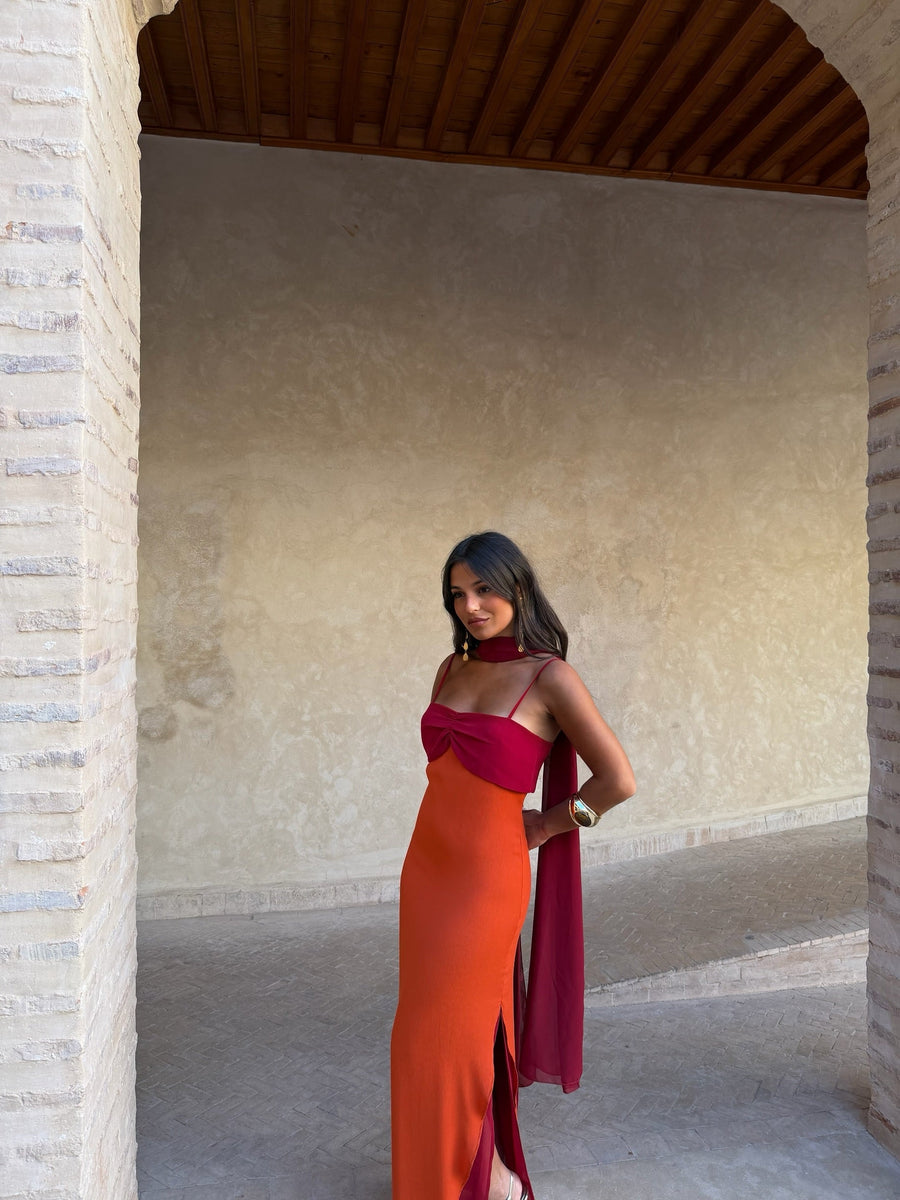 Zahara | Vestido Largo con Pañuelo en Contraste – Naranja y Rojo