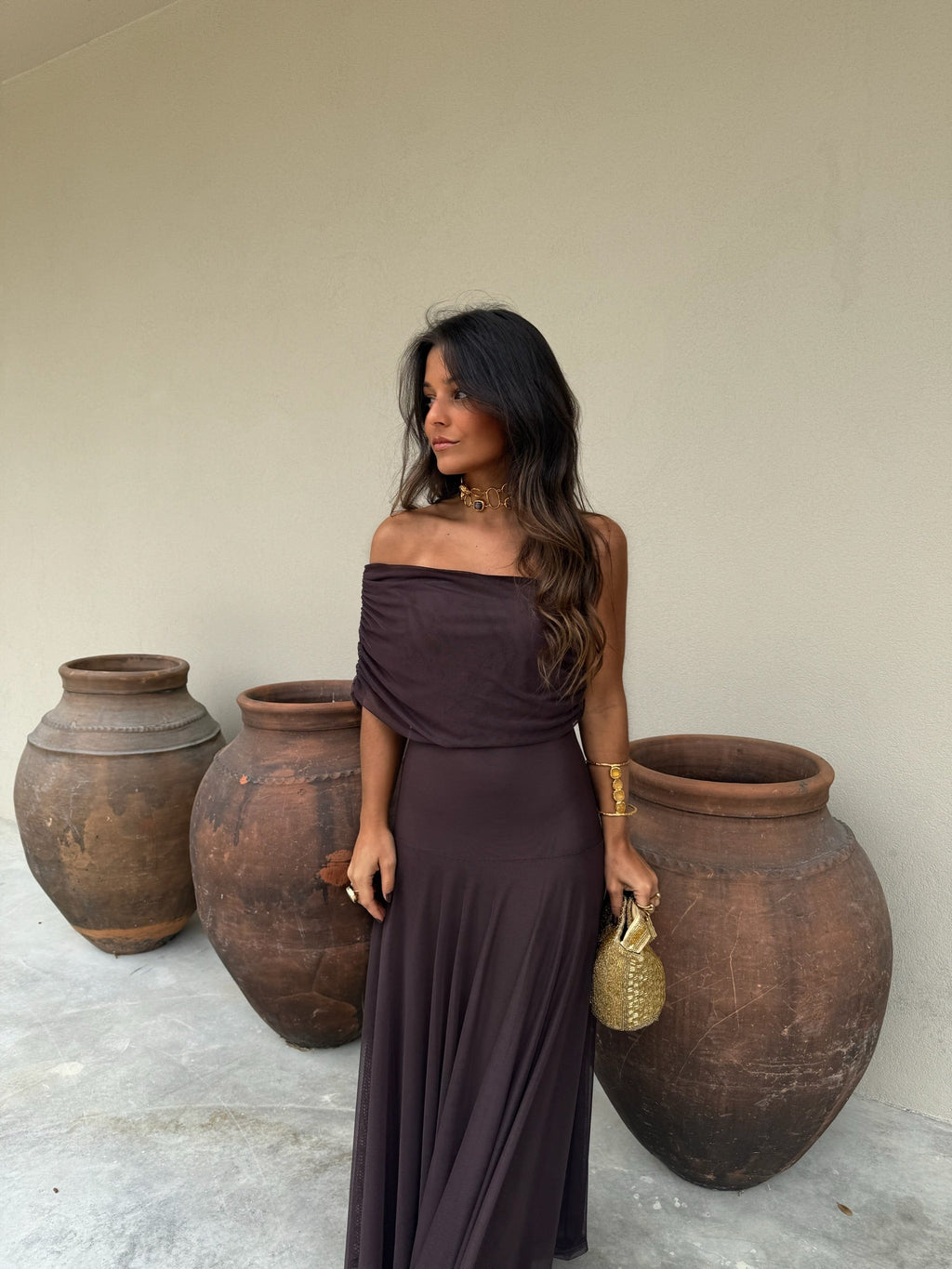 Valentina | Vestido Largo de Tul Escote Bardot – Marrón