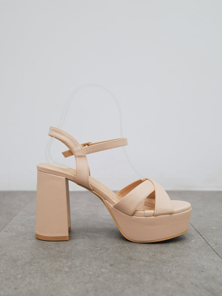 Sandalia bandas cruzadas beige