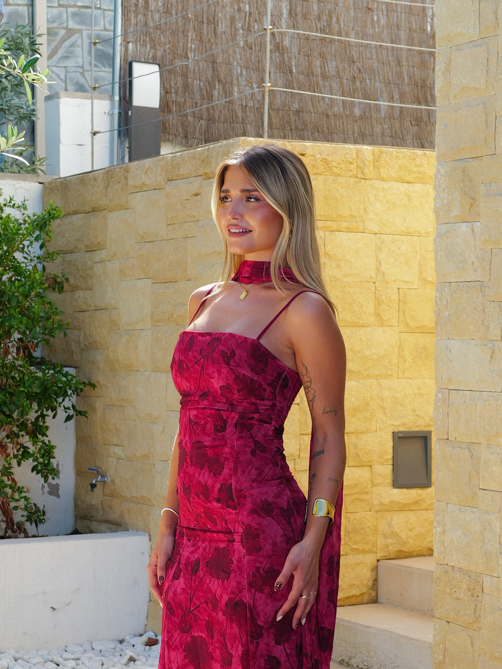 Vestido georgette estampado burdeos