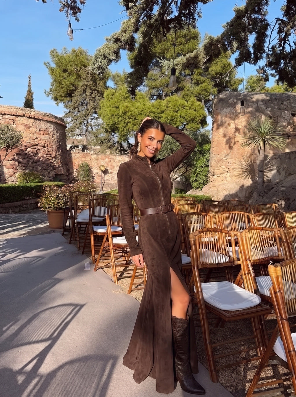 Claudia – Abito Lungo Marrone con Cintura