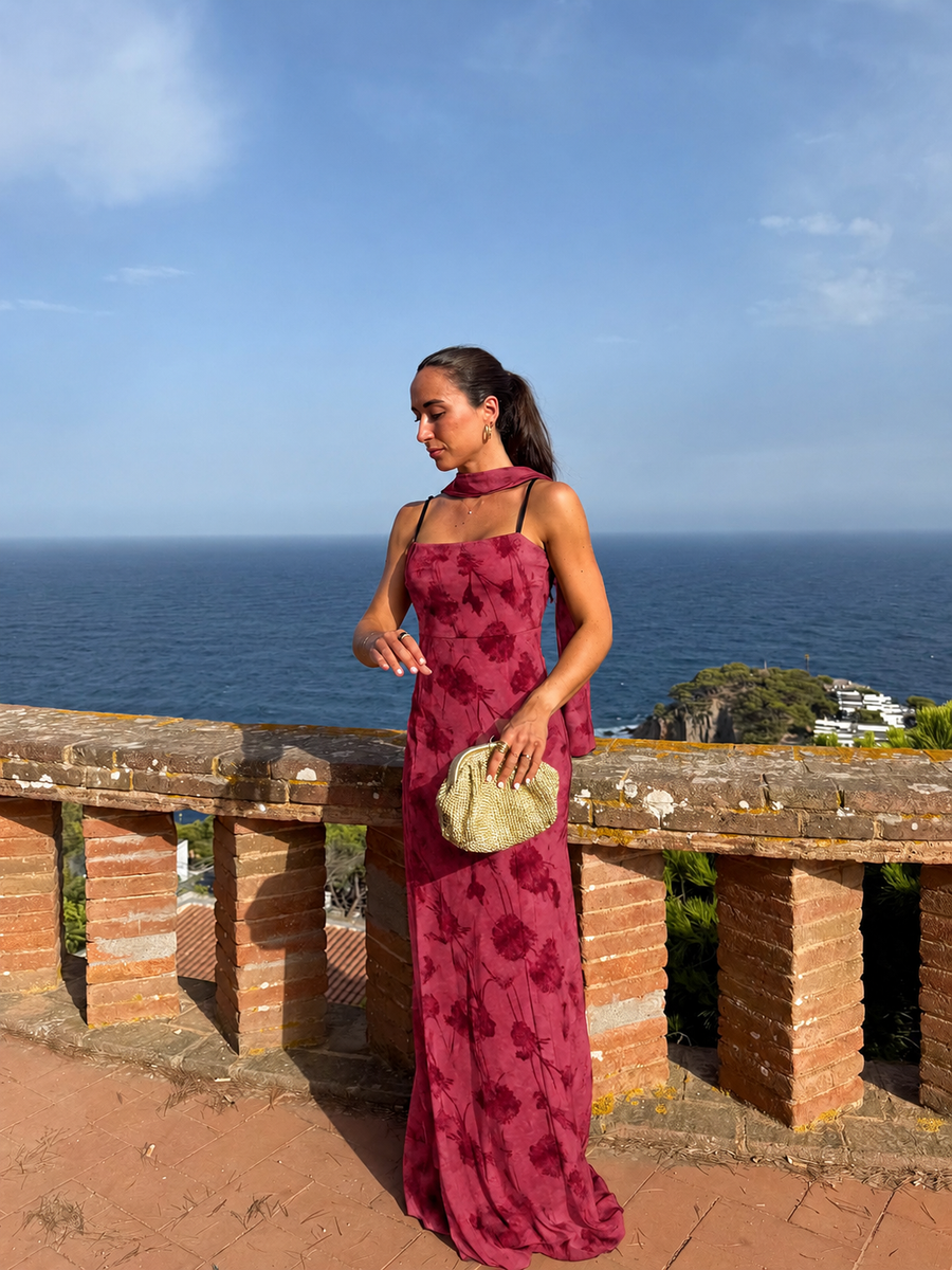 Vestido georgette estampado burdeos