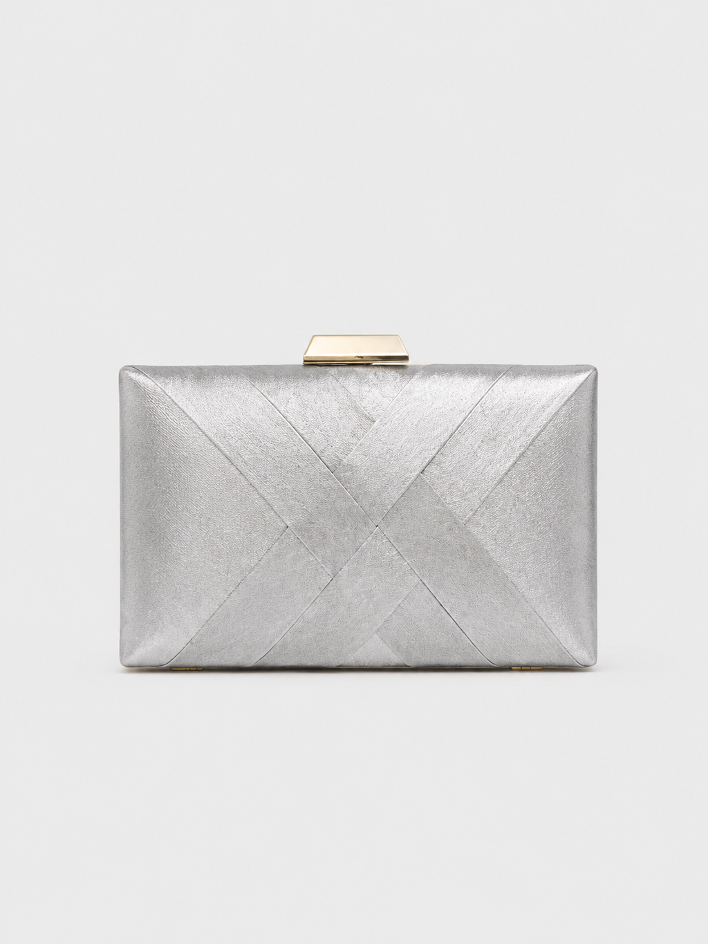 Clutch satinado plateado